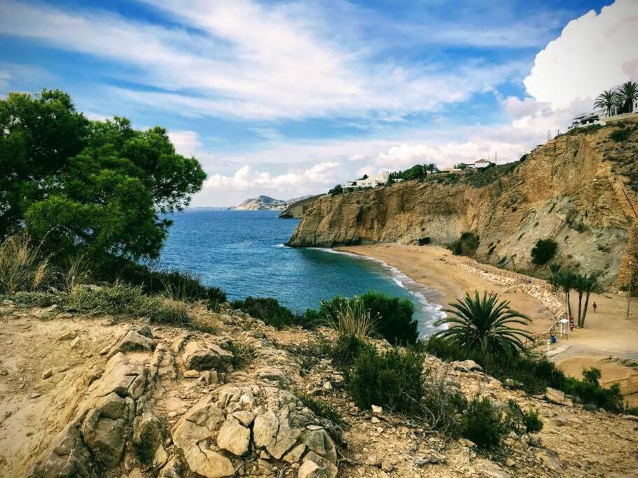 Top-Floor Beachfront Apartment With Parking, Pool, & Spacious Sea-View Balcony Villajoyosa Buitenkant foto