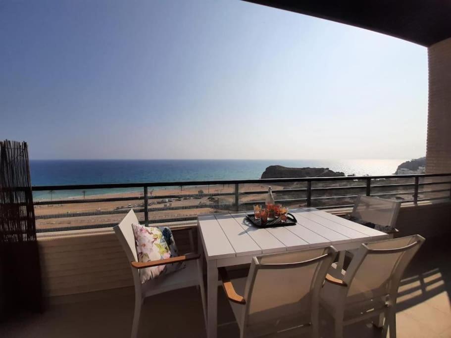 Top-Floor Beachfront Apartment With Parking, Pool, & Spacious Sea-View Balcony Villajoyosa Buitenkant foto